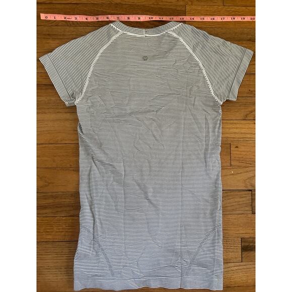Lululemon Run: Swiftly Tech Short Sleeve Black Gray Stripe 4 - Picture 2 of 9